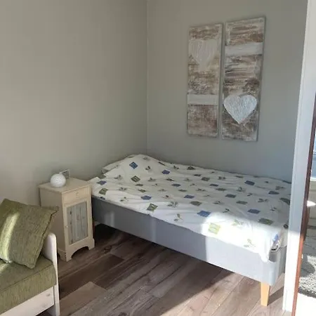 Apartman Kaeytaennoellinen Yksioe Rauhallisella Alueella!