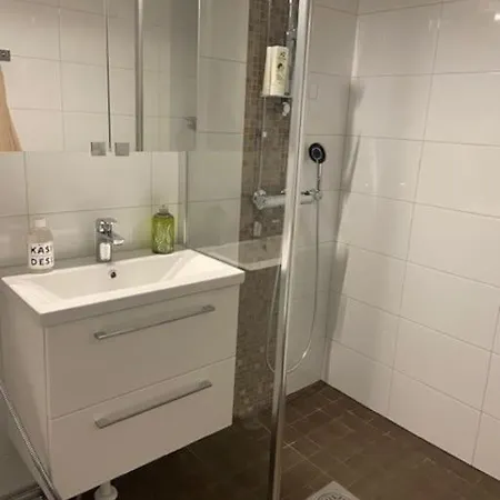 Apartman Kaeytaennoellinen Yksioe Rauhallisella Alueella!